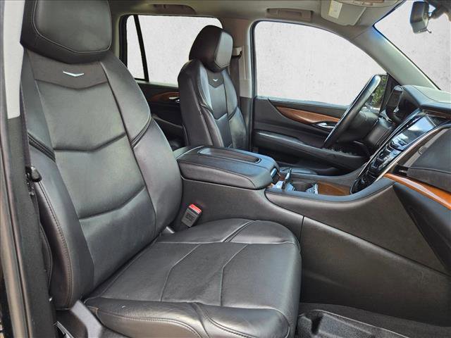 Used 2018 Cadillac Escalade Premium Luxury RWD image 24