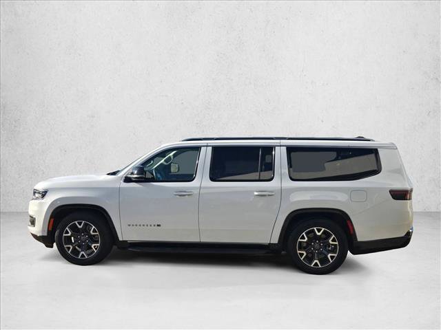 Used 2024 Jeep Wagoneer L Series III w/ Flexible Seating Group AWD/4WD image 9