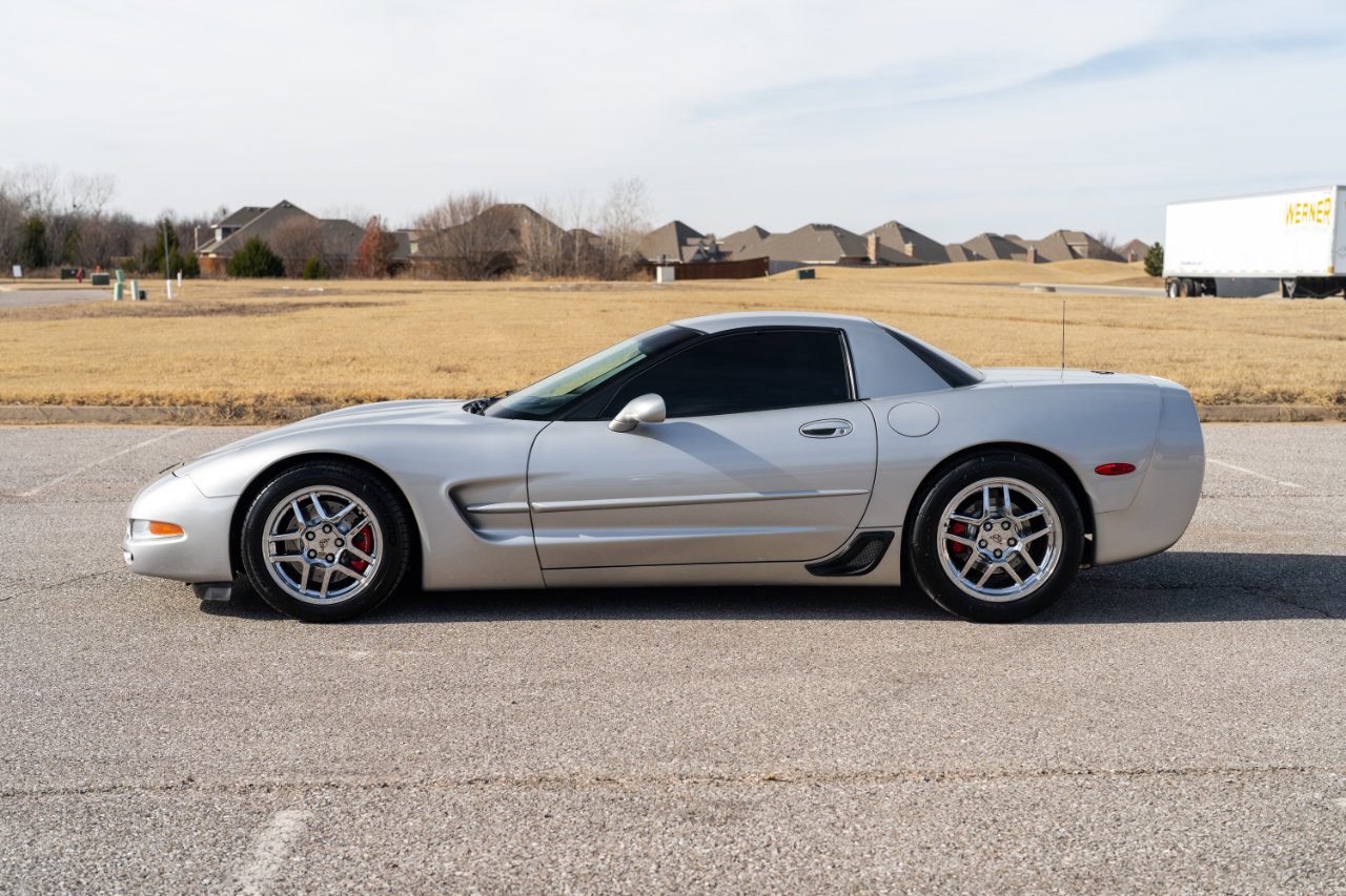 Used 2004 Chevrolet Corvette Z06 w/ Memory Package image 9