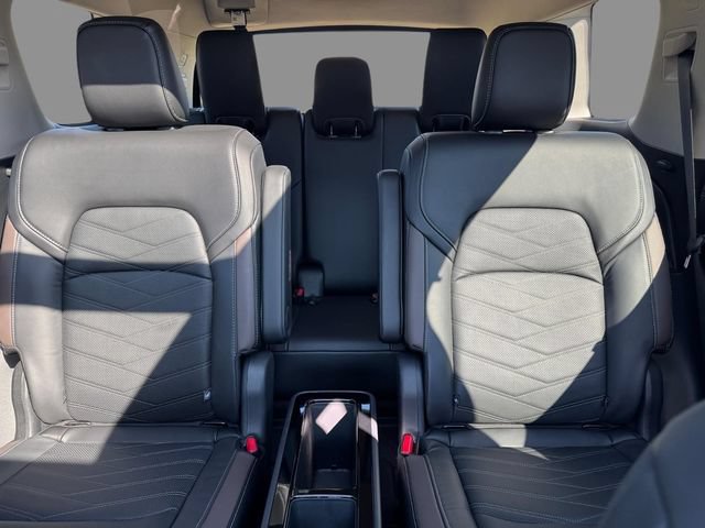 Certified 2024 Nissan Pathfinder Platinum AWD/4WD image 17