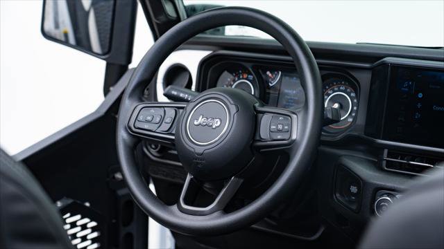 Used 2026 Jeep Gladiator Sport image 32