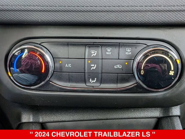 Used 2024 Chevrolet TrailBlazer LS AWD/4WD image 24