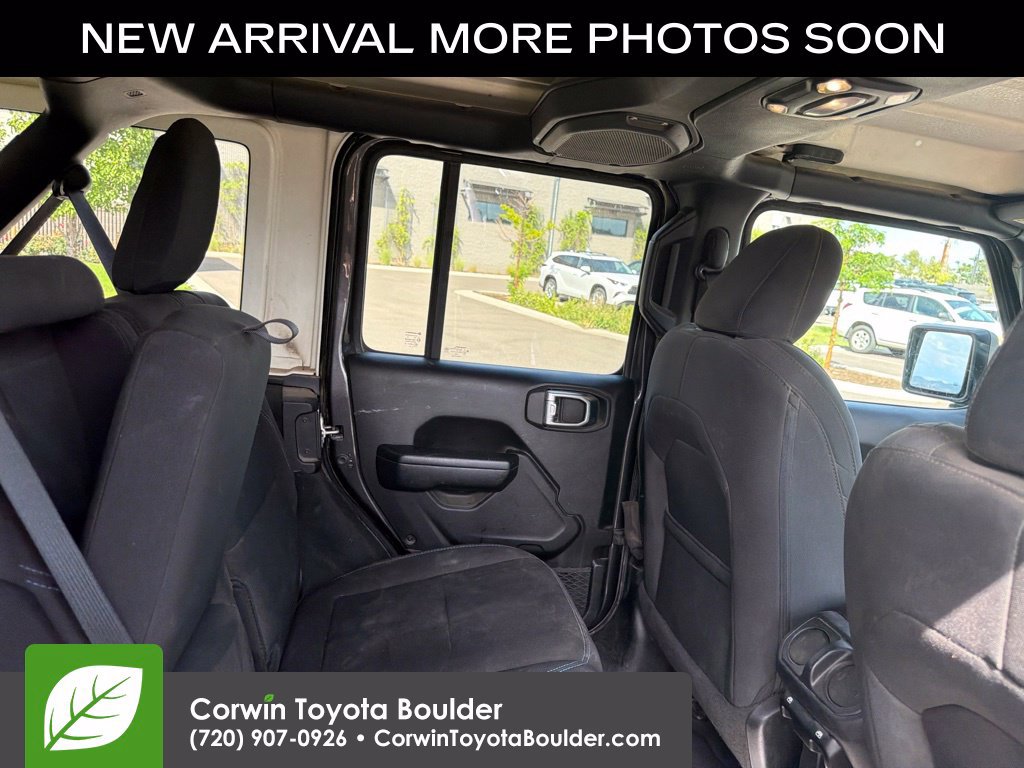 Used 2023 Jeep Wrangler Unlimited Rubicon 4xe w/ Cold Weather Group AWD/4WD image 11