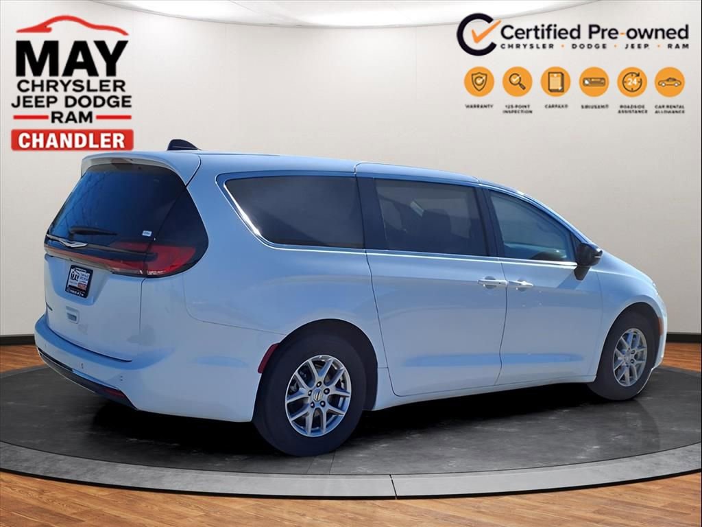 Used 2024 Chrysler Pacifica Touring-L image 19
