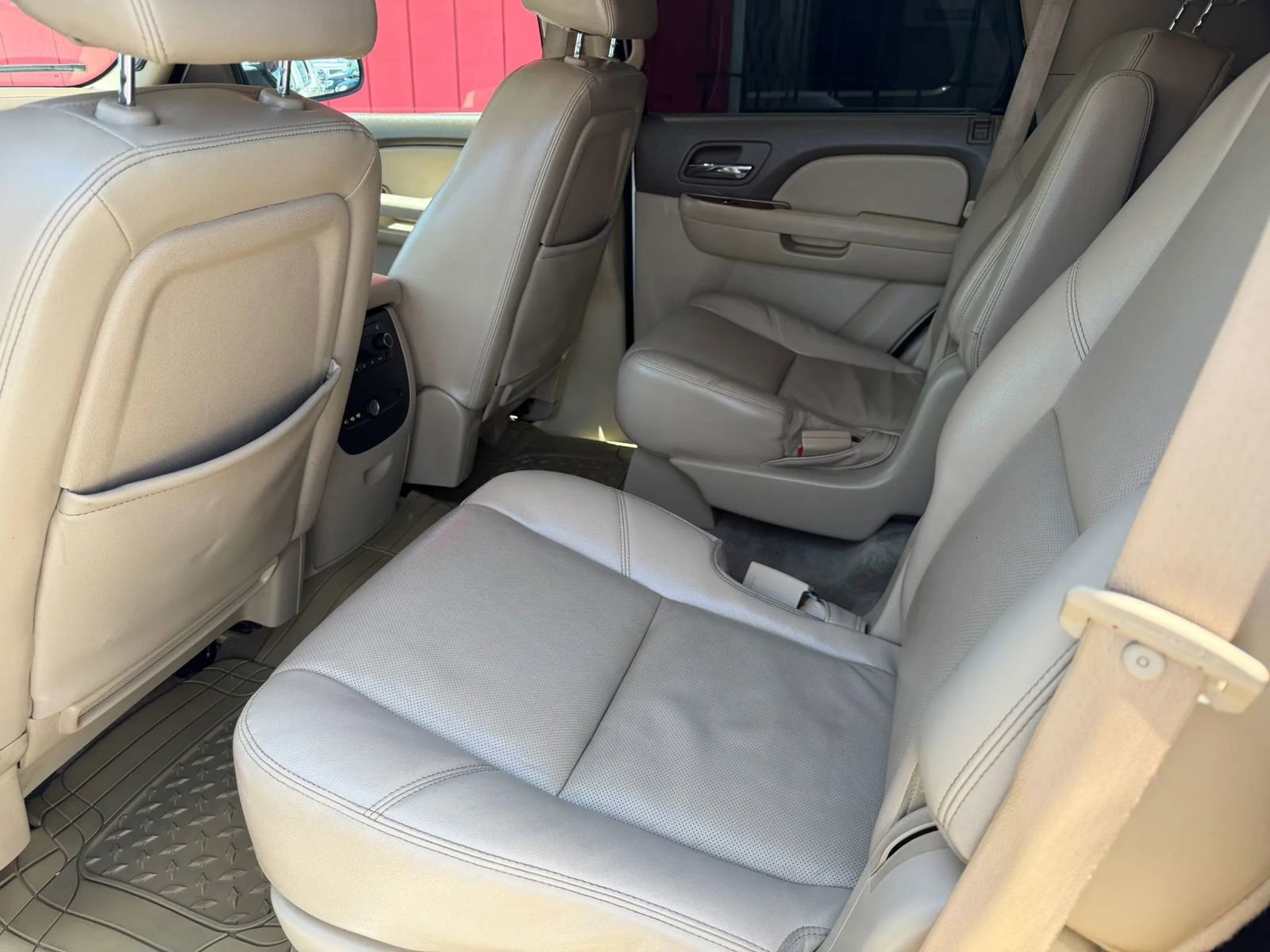 Used 2009 Chevrolet Tahoe LTZ AWD/4WD image 9