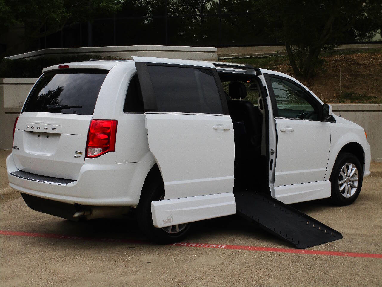 Used 2018 Dodge Grand Caravan SXT