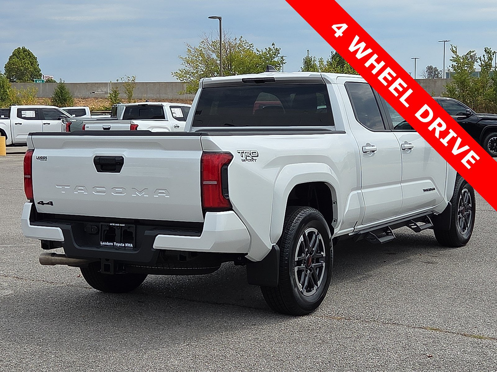Used 2025 Toyota Tacoma TRD Sport AWD/4WD image 5