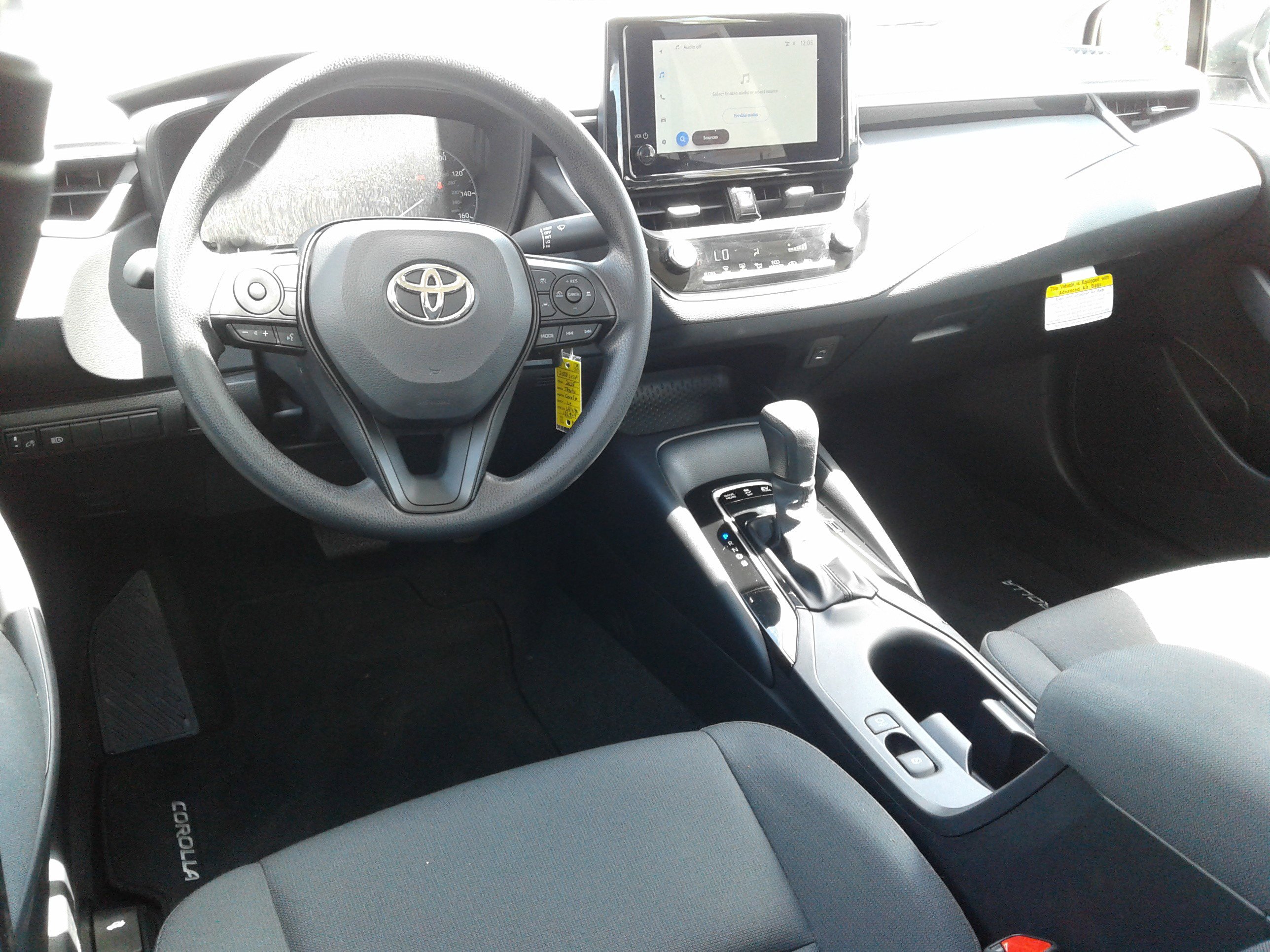 Used 2025 Toyota Corolla LE image 13