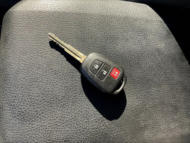 Used 2022 Toyota Tacoma SR w/ SR Convenience Package RWD image 35