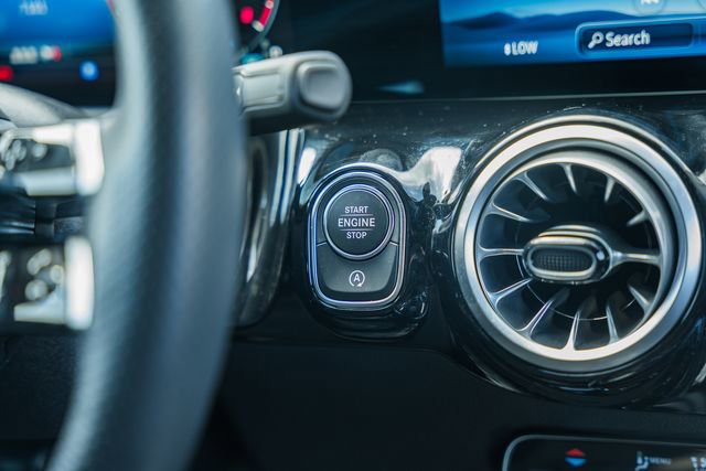 Certified 2024 Mercedes-Benz GLA 250 4MATIC image 24