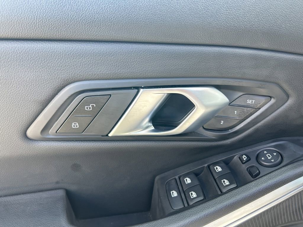 Used 2025 BMW 330i xDrive Sedan image 38