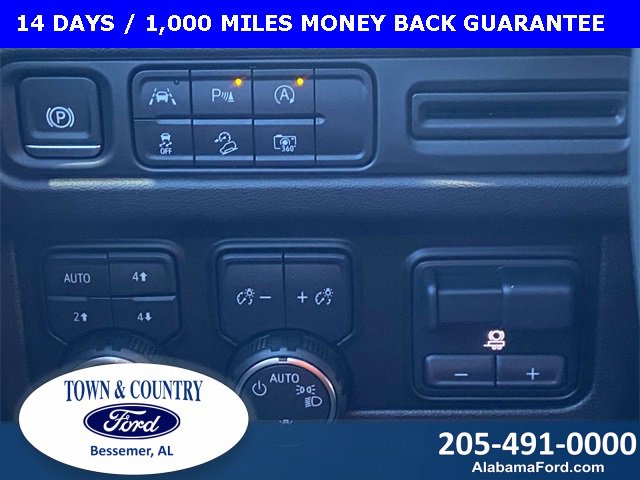 Used 2024 Chevrolet Suburban Z71 w/ Luxury Package image 23