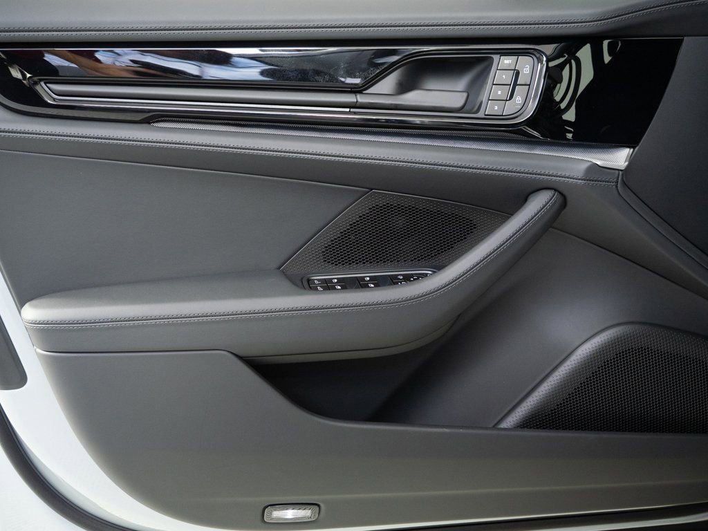 New 2026 Porsche Panamera image 6