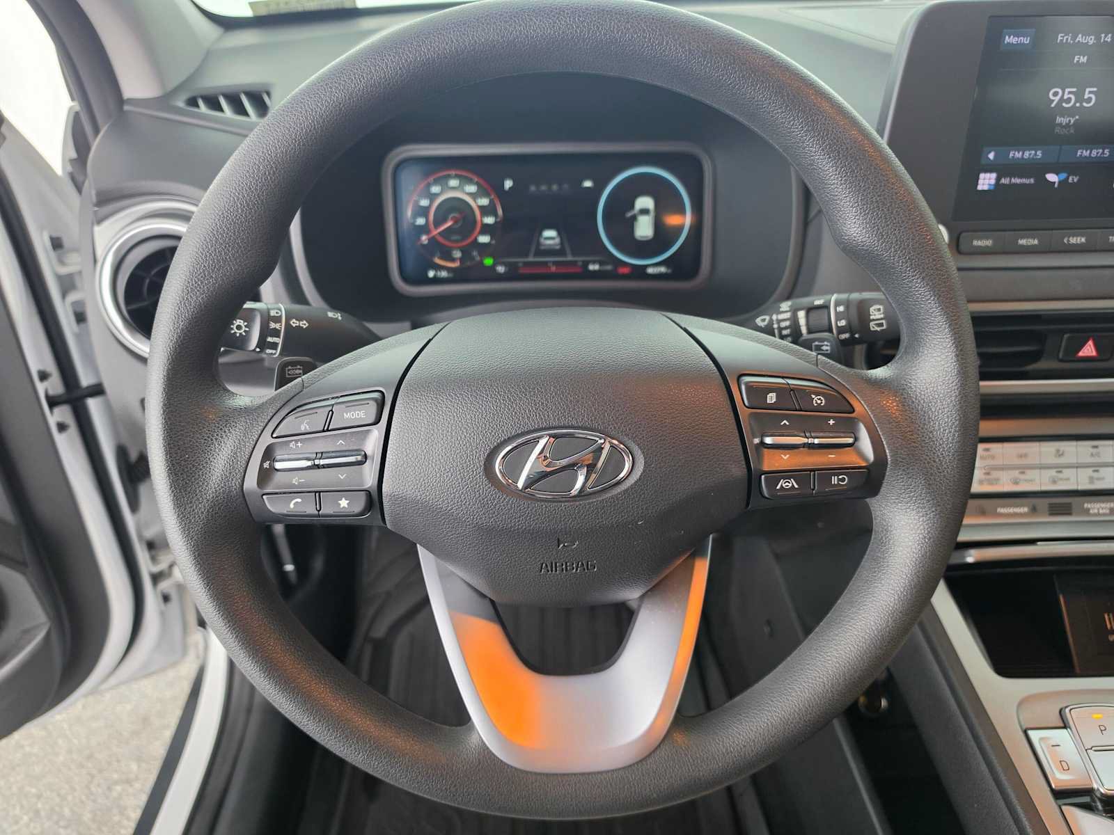 Used 2023 Hyundai Kona SE w/ Cargo Package FWD image 22