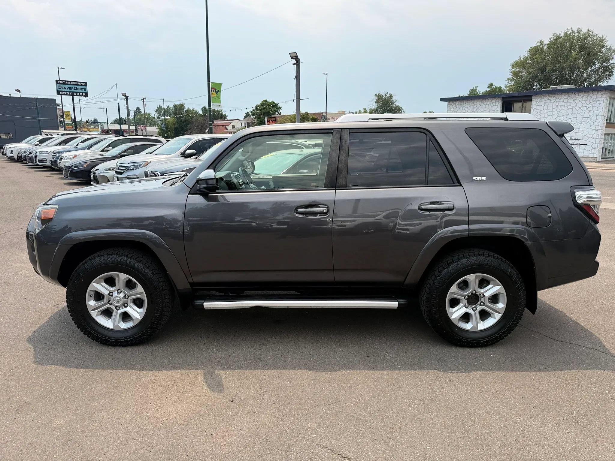 Used 2018 Toyota 4Runner SR5 AWD/4WD image 6