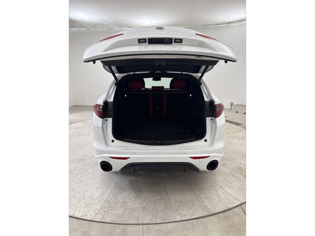 Used 2022 Alfa Romeo Stelvio Veloce AWD/4WD image 23
