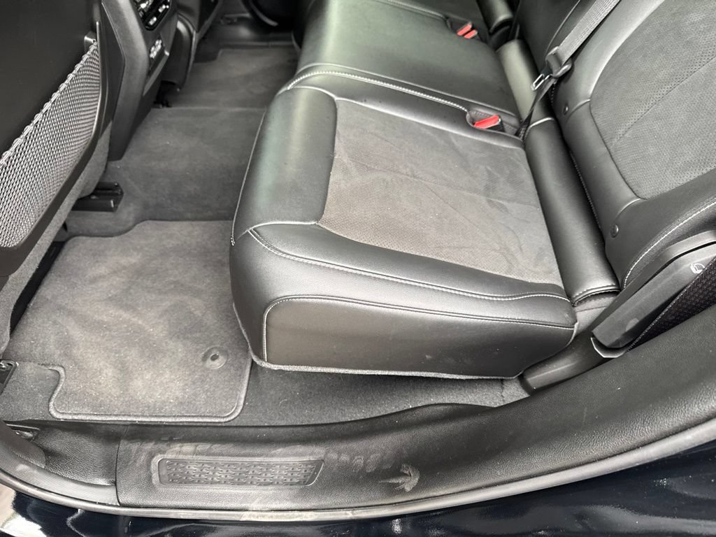 Used 2025 Jeep Grand Cherokee Altitude AWD/4WD image 34