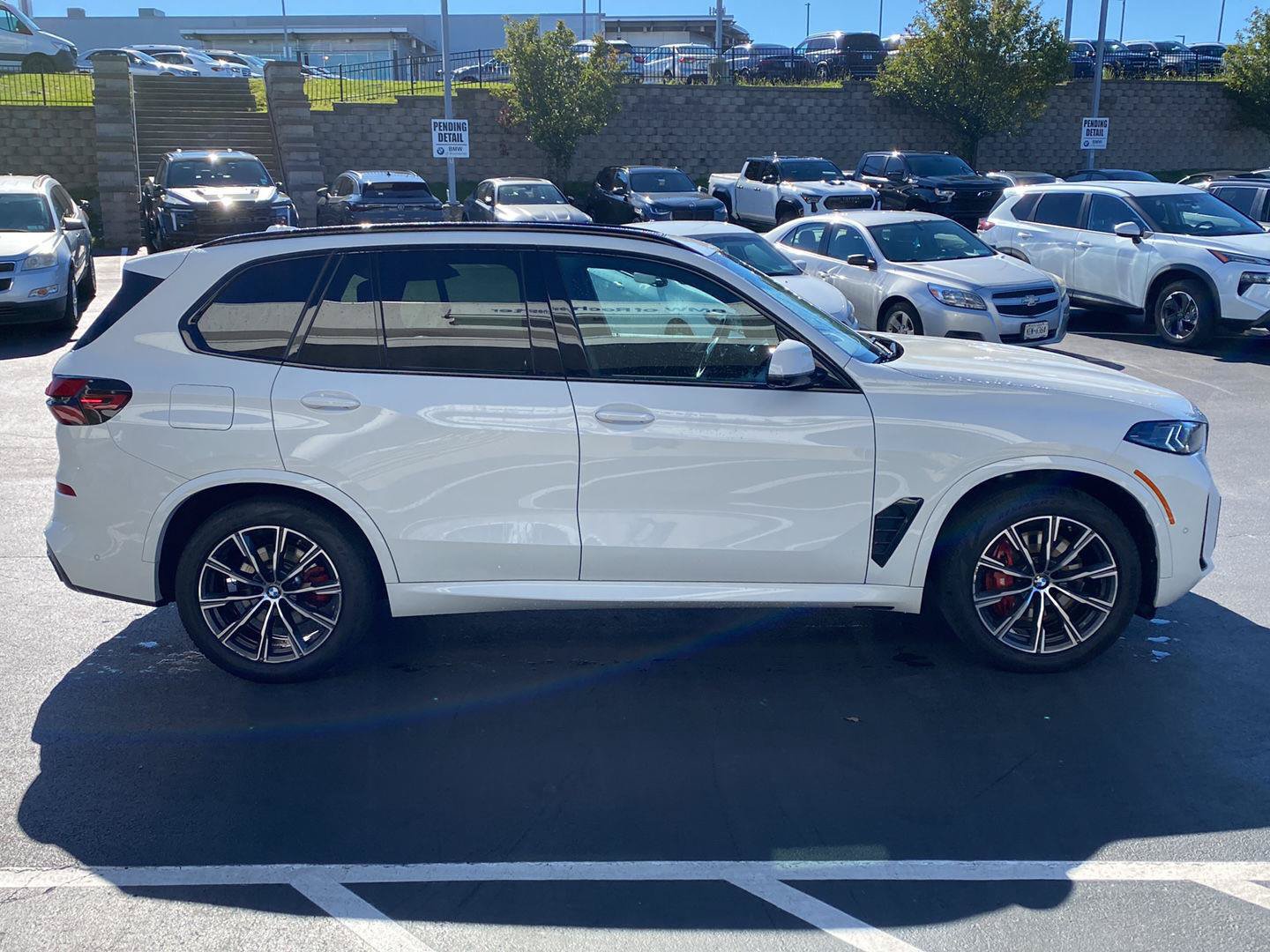 Used 2024 BMW X5 xDrive40i w/ M Sport Package AWD/4WD image 2