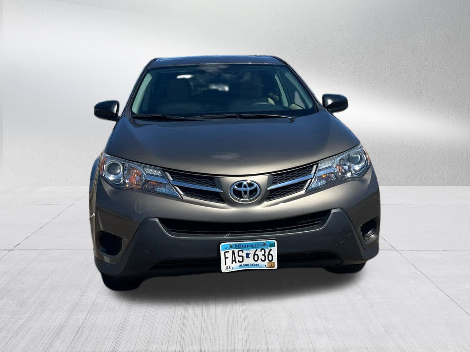 Used 2013 Toyota RAV4 LE AWD/4WD image 2