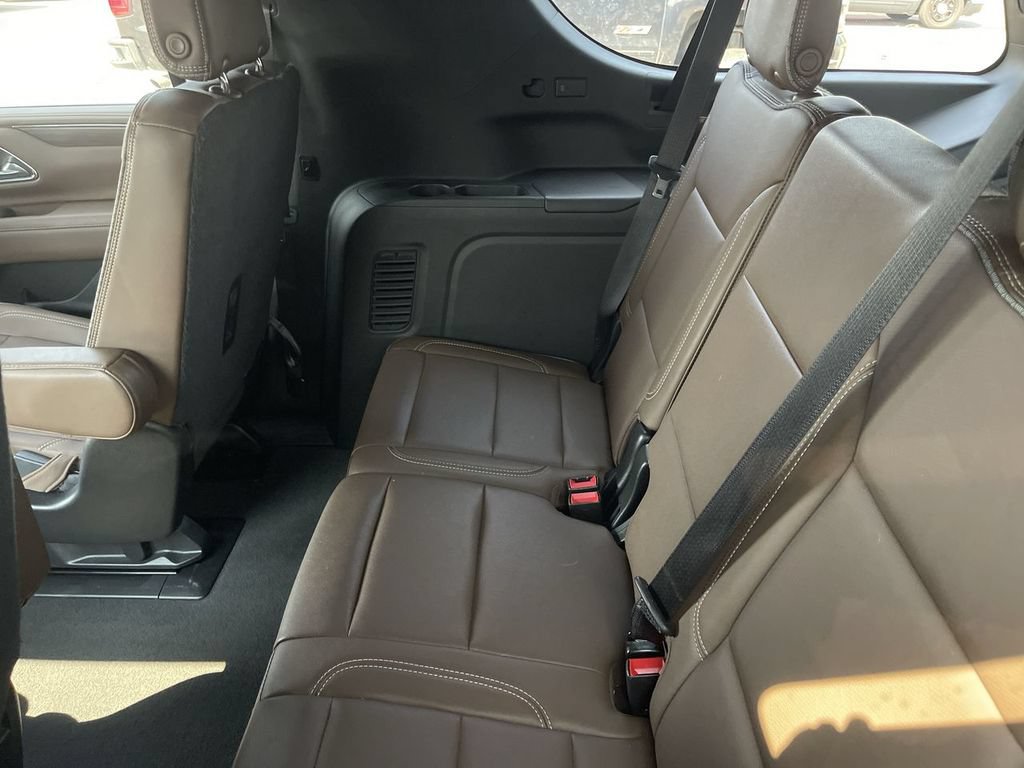 Used 2023 Chevrolet Suburban High Country AWD/4WD image 7