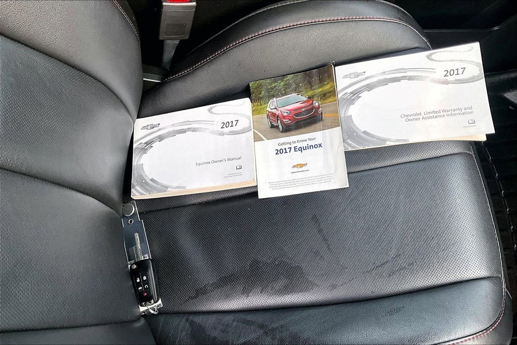 Used 2017 Chevrolet Equinox Premier w/ Enhanced Convenience Package image 12