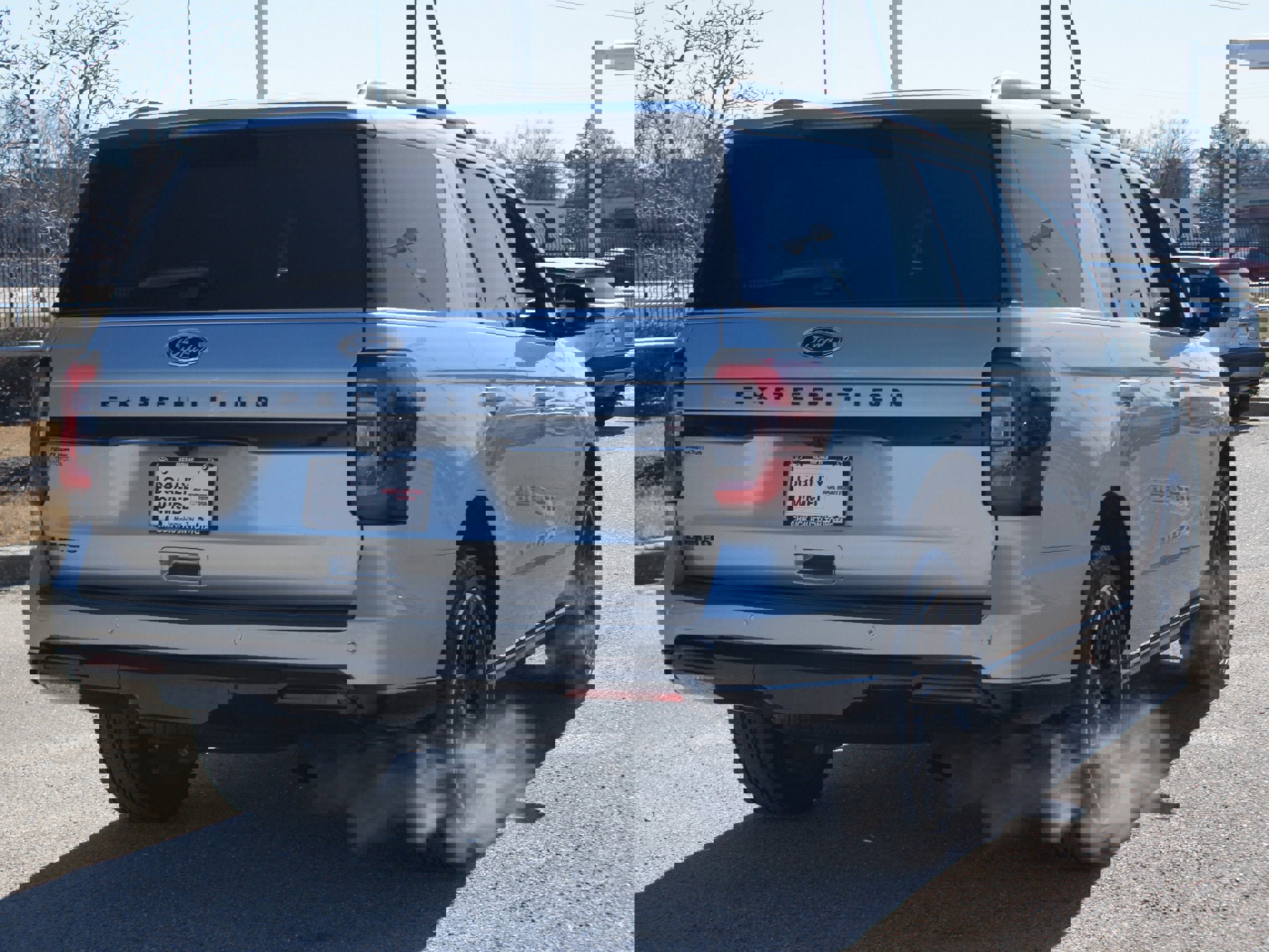 Used 2024 Ford Expedition Limited image 21