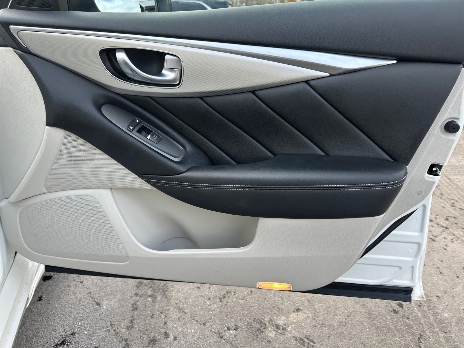 Used 2019 INFINITI Q50 Luxe w/ Essential Package (3.0T Luxe) image 25