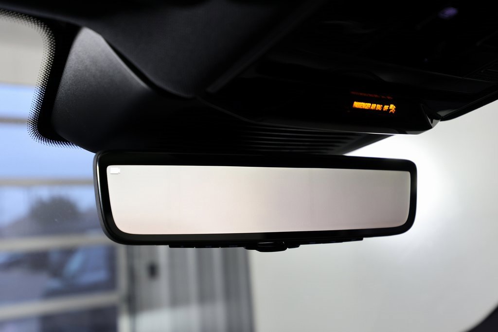 Used 2025 Land Rover Range Rover SE image 26