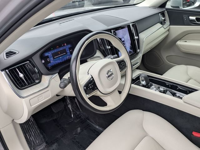 Certified 2023 Volvo XC60 B5 Plus w/ Protection Package Premier AWD/4WD image 13