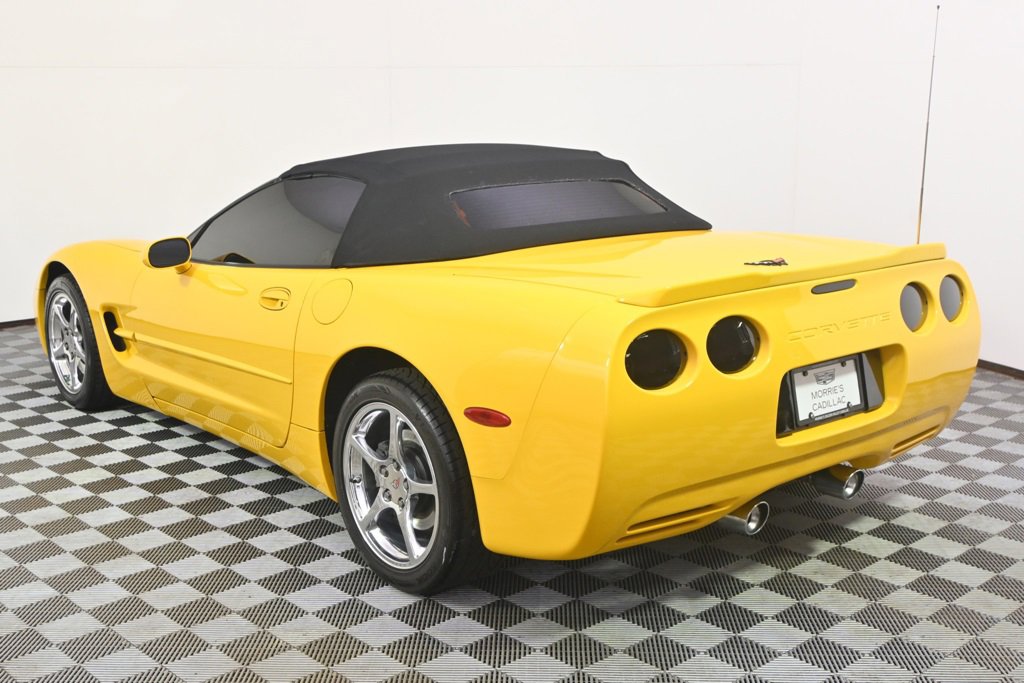 Used 2002 Chevrolet Corvette Convertible w/ Preferred Equipment Group2 image 3
