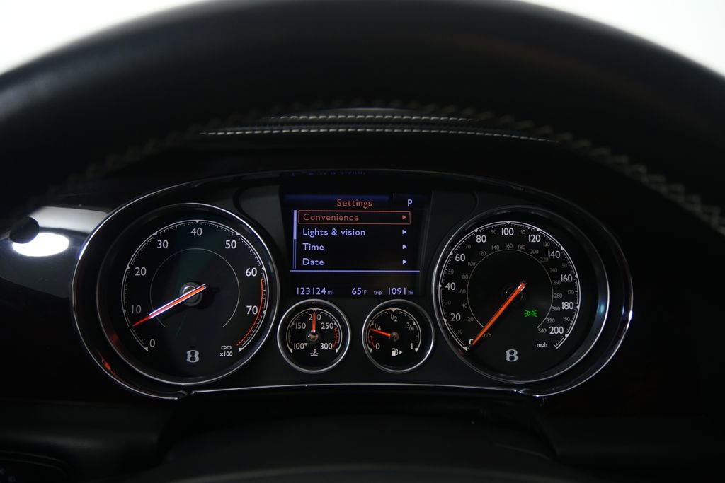 Used 2016 Bentley Flying Spur W12 image 19