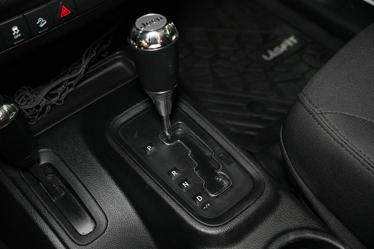 Used 2017 Jeep Wrangler Unlimited Sport w/ Quick Order Package 24S AWD/4WD image 15