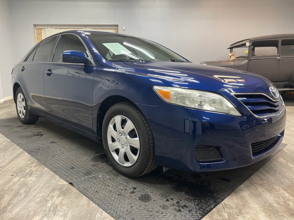 Used 2010 Toyota Camry image 3