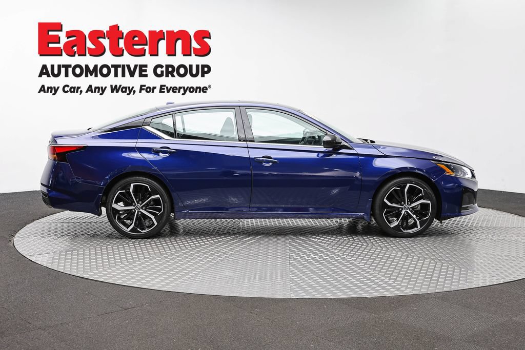 Used 2024 Nissan Altima 2.5 SR w/ SR Premium Package FWD image 4
