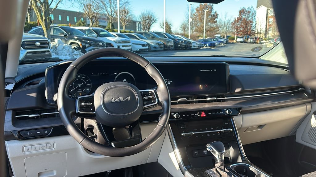 Used 2024 Kia Carnival SX image 13