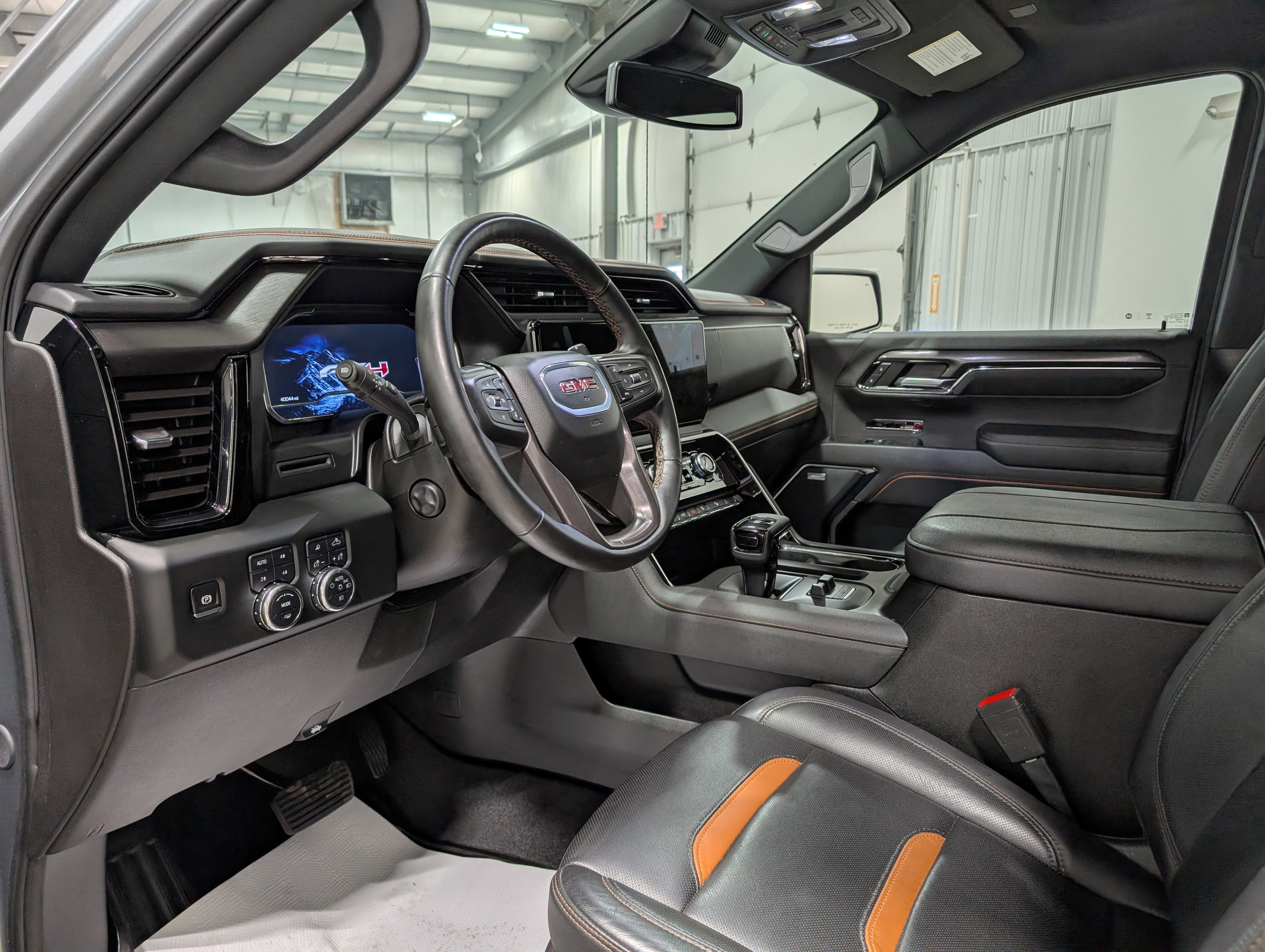 Used 2024 GMC Sierra 1500 AT4 w/ AT4 Preferred Package AWD/4WD image 15