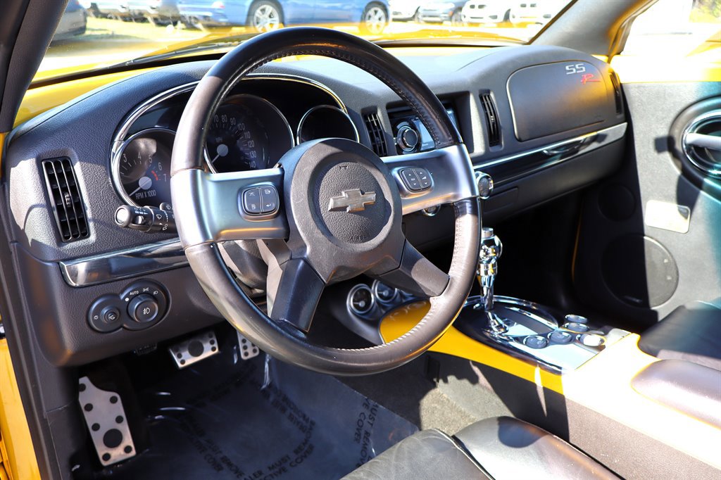 Used 2003 Chevrolet SSR w/ Preferred Equipment Group RWD image 38