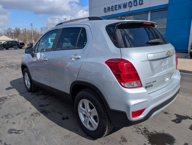 Used 2022 Chevrolet Trax LT w/ LT Convenience Package image 3