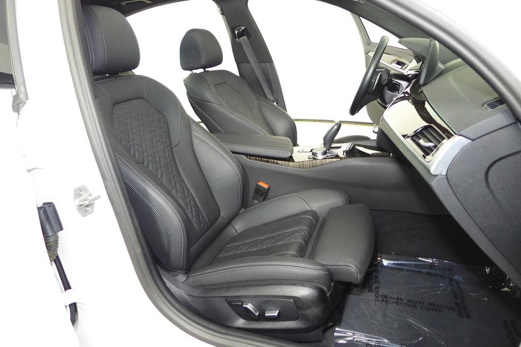 Used 2023 BMW 530i w/ Convenience Package RWD image 19