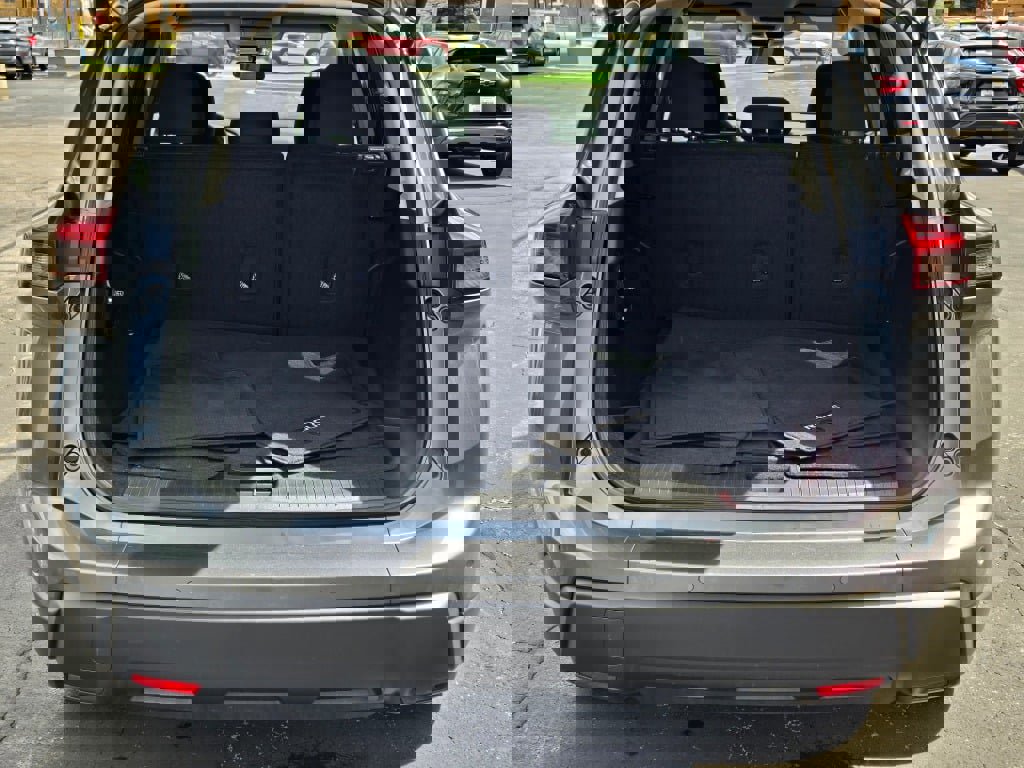 Used 2025 Nissan Rogue SV FWD image 13