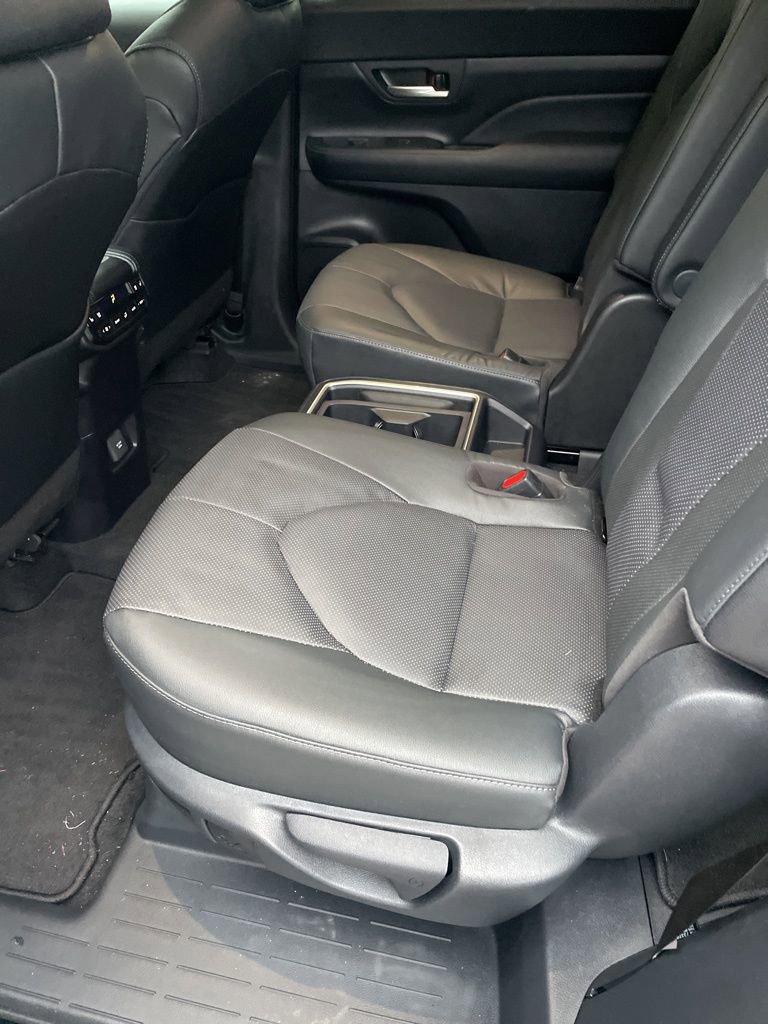 Certified 2026 Toyota Grand Highlander Platinum image 38