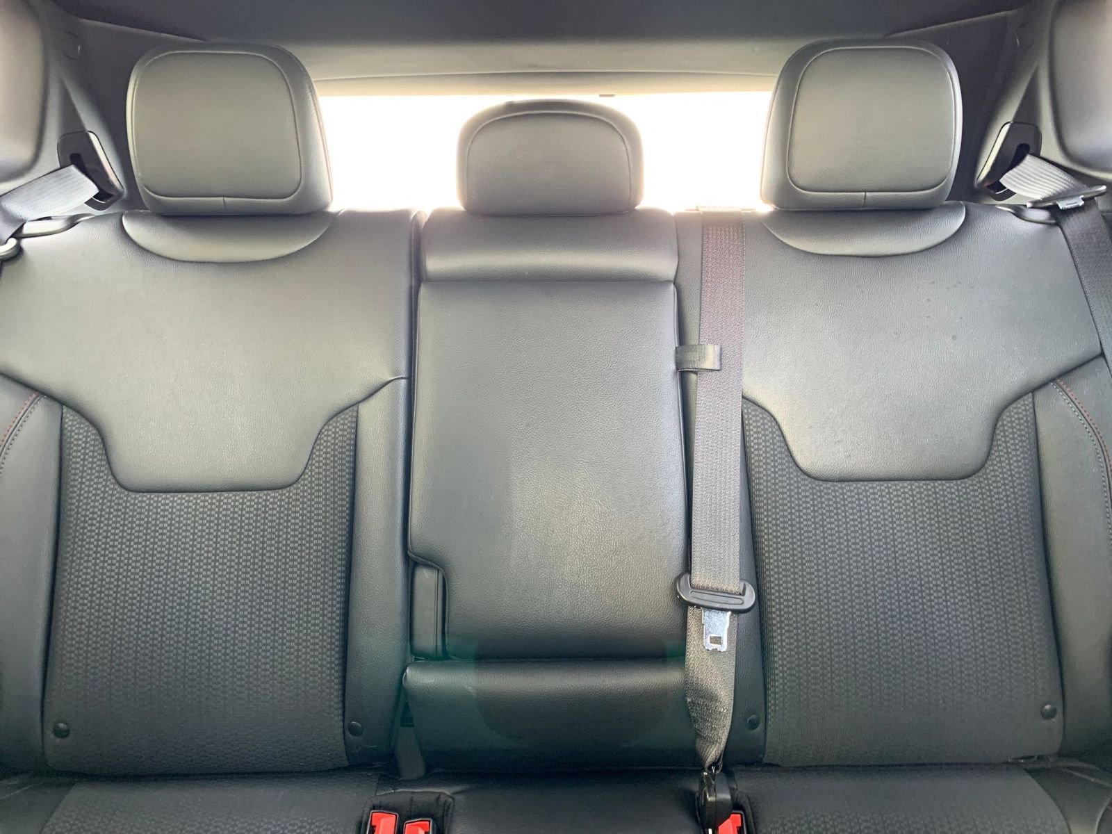 Used 2025 Jeep Compass Trailhawk image 37