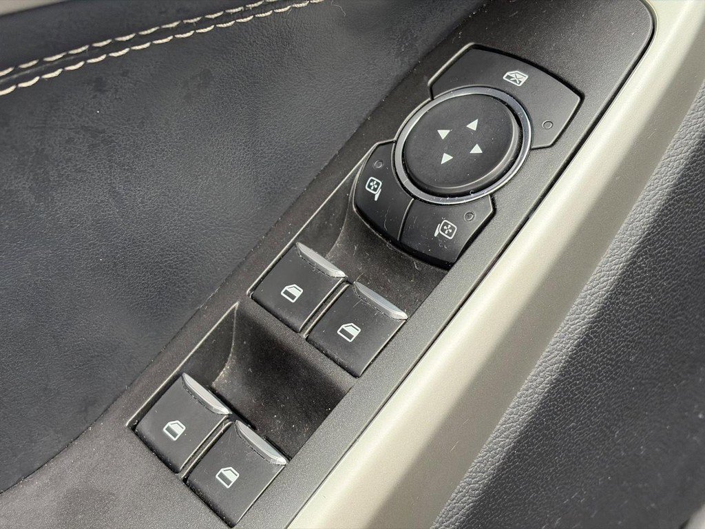 Used 2020 Ford Explorer XLT w/ Equipment Group 202A AWD/4WD image 22