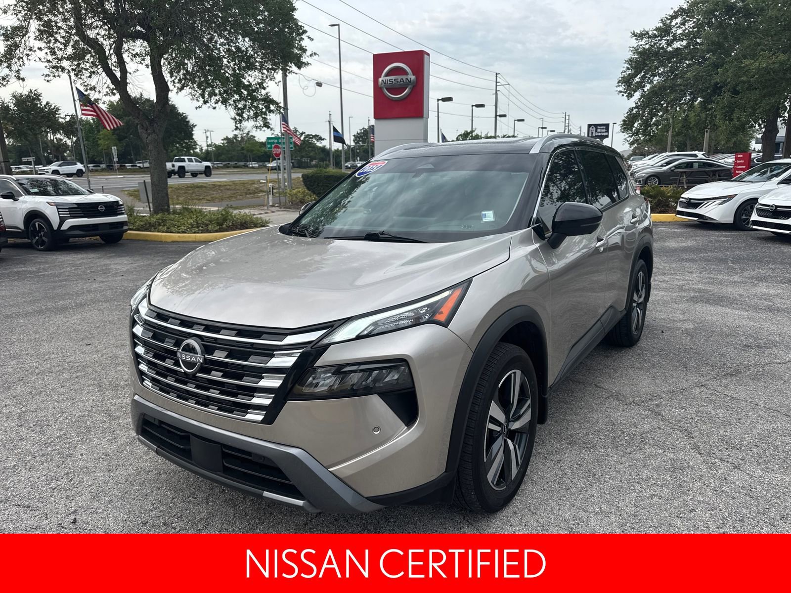 Certified 2025 Nissan Rogue SL w/ SL Premium Package FWD image 2