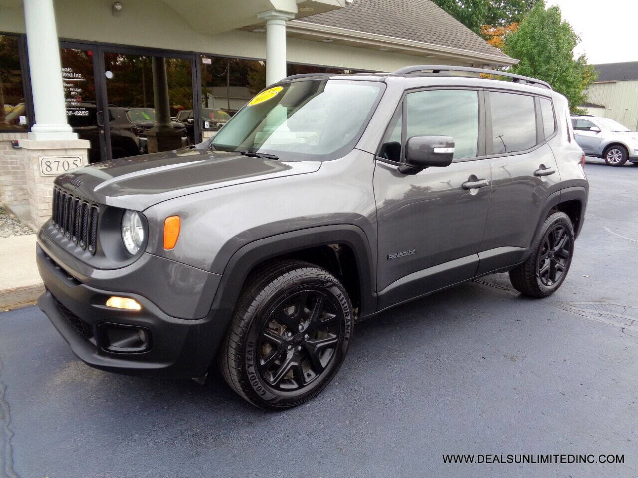 Used 2017 Jeep Renegade Altitude image 1