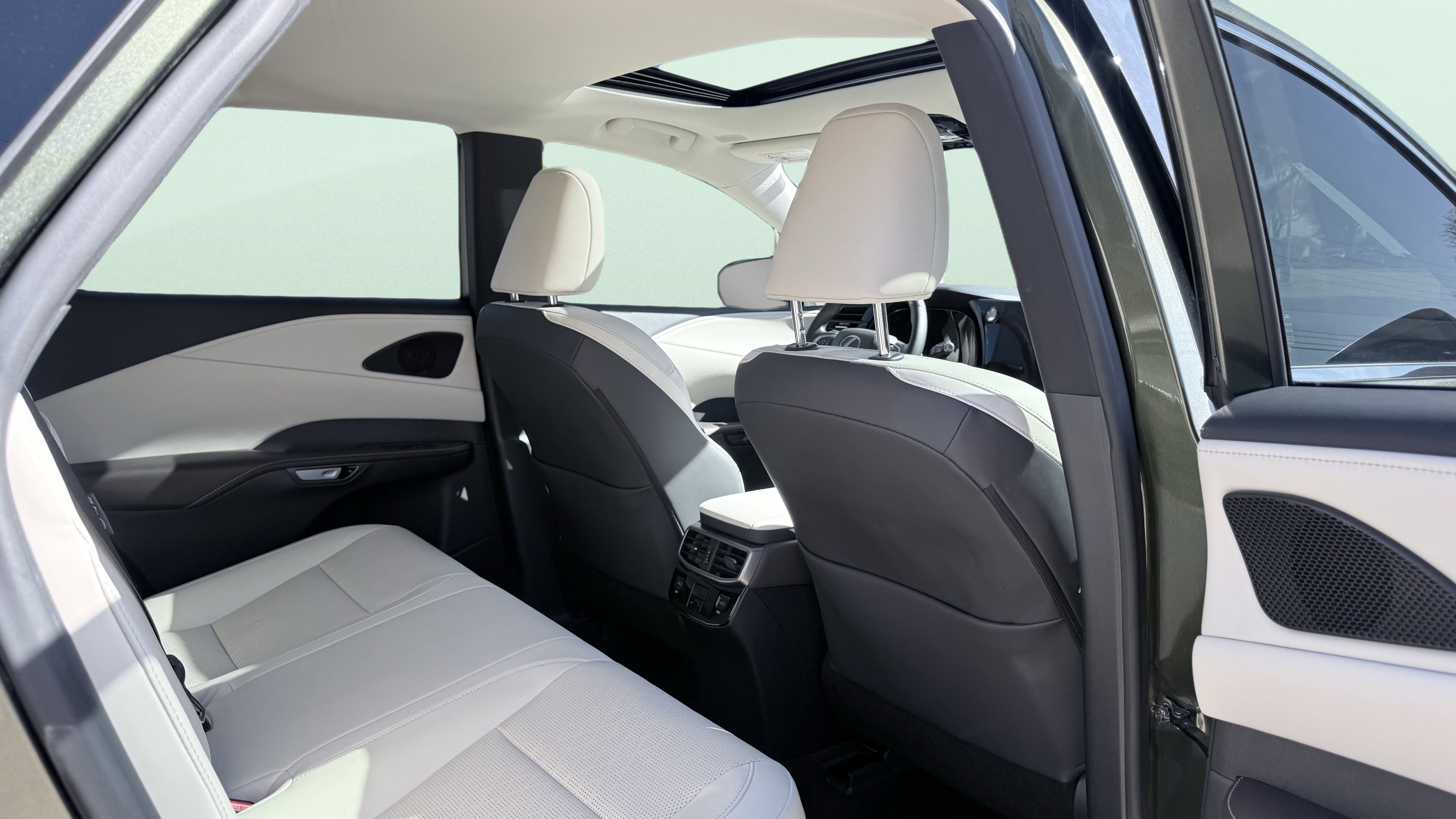 Used 2026 Lexus RX 350 Premium Plus w/ Accessory Package (Z1) FWD image 42