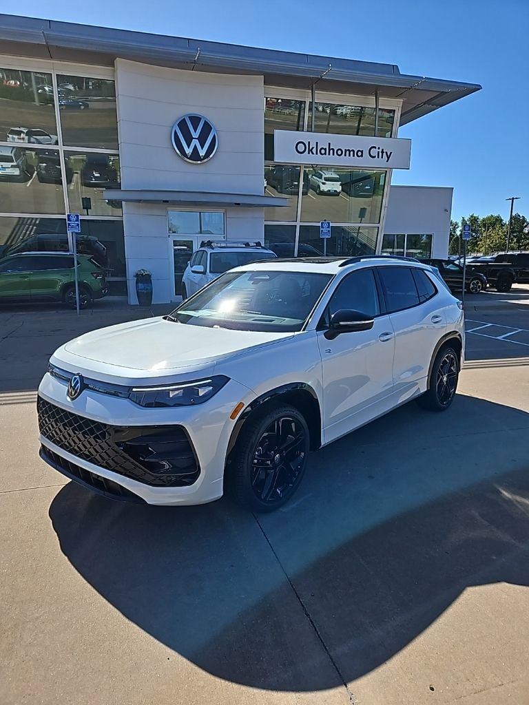 New 2026 Volkswagen Tiguan SE R-Line image 1