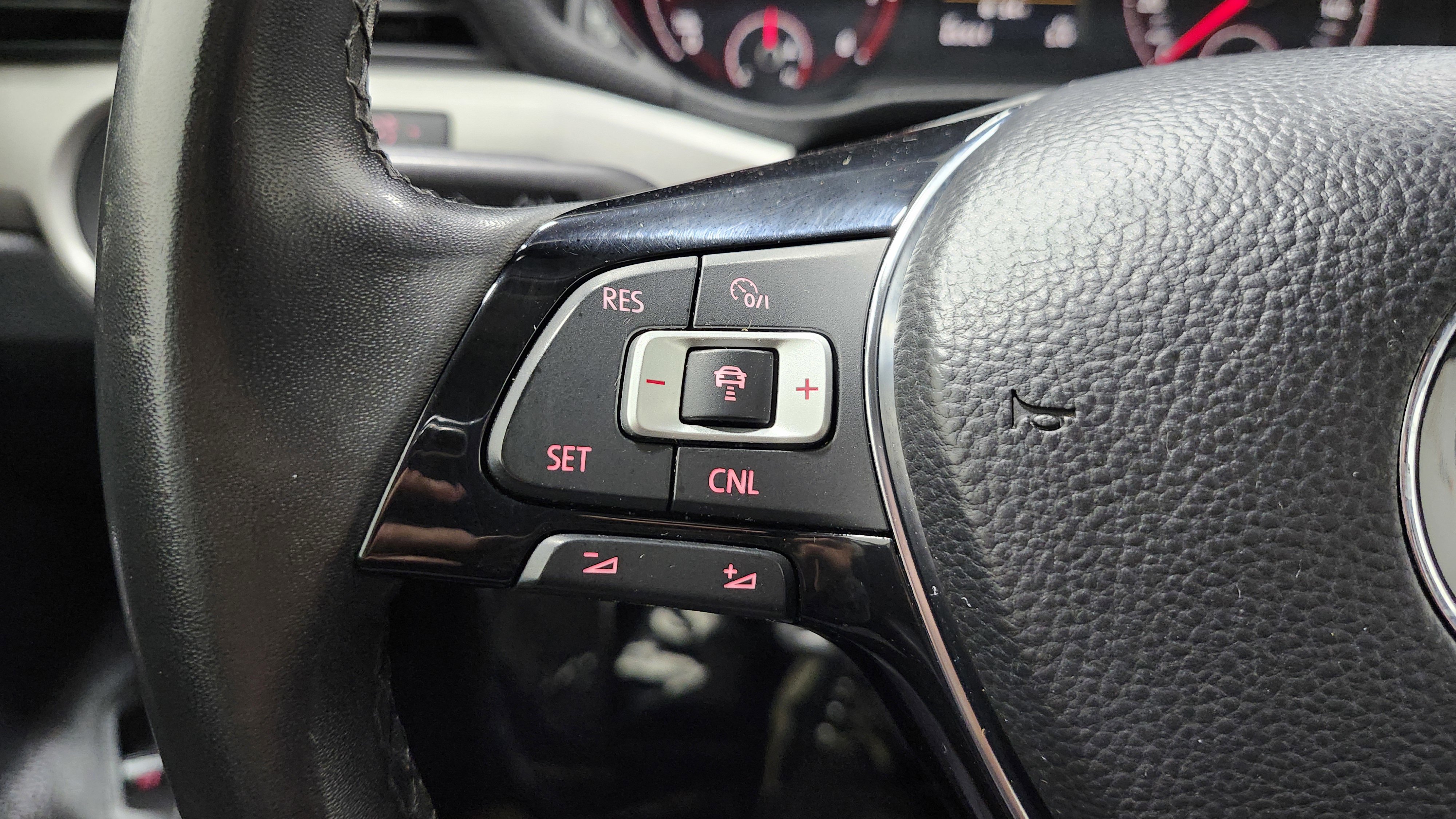 Used 2021 Volkswagen Passat 2.0T SE image 35