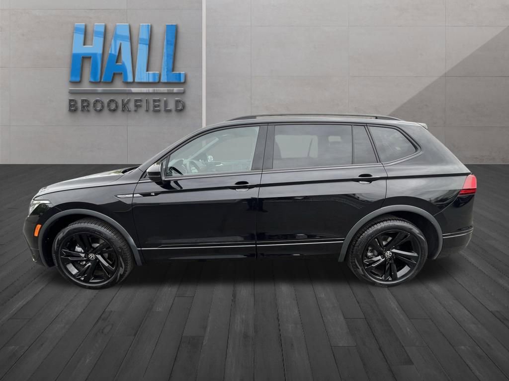 Certified 2024 Volkswagen Tiguan SE R-Line FWD image 3