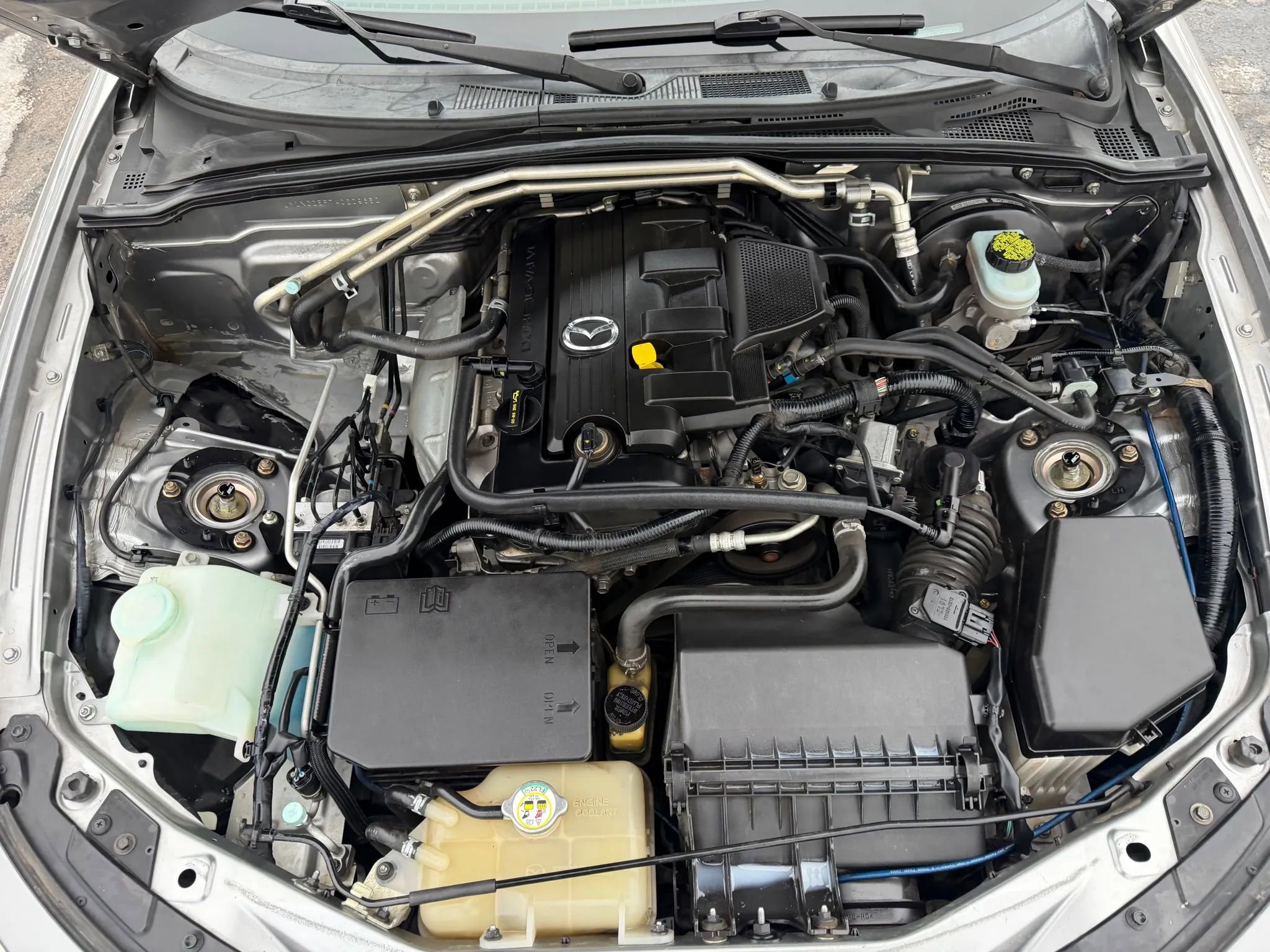 Used 2010 MAZDA MX-5 Miata Sport image 35